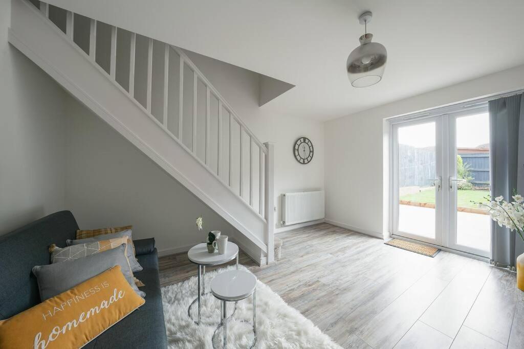 Stylish 2-Bed Home - For Company Contractor And Leisure Stays - Nec, Airport, Hs2, Contractors, Resort World Birmingham Esterno foto