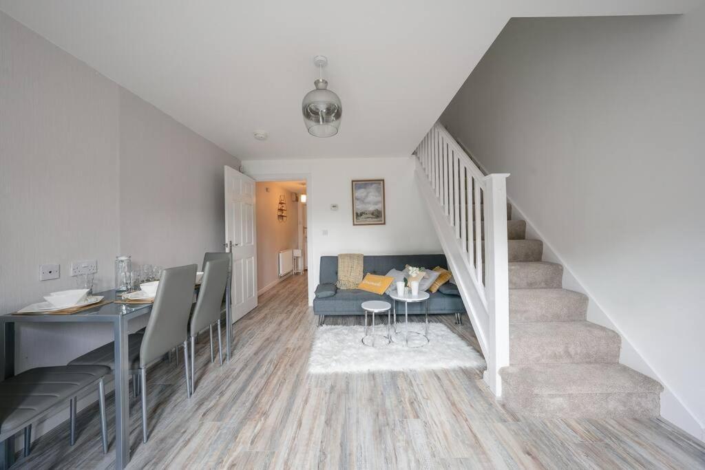 Stylish 2-Bed Home - For Company Contractor And Leisure Stays - Nec, Airport, Hs2, Contractors, Resort World Birmingham Esterno foto
