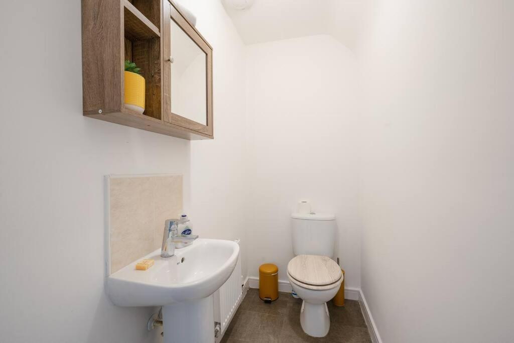 Stylish 2-Bed Home - For Company Contractor And Leisure Stays - Nec, Airport, Hs2, Contractors, Resort World Birmingham Esterno foto